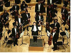 Esa-Pekka Salonen conducting at the Walt Disney Concert Hall's gala opening